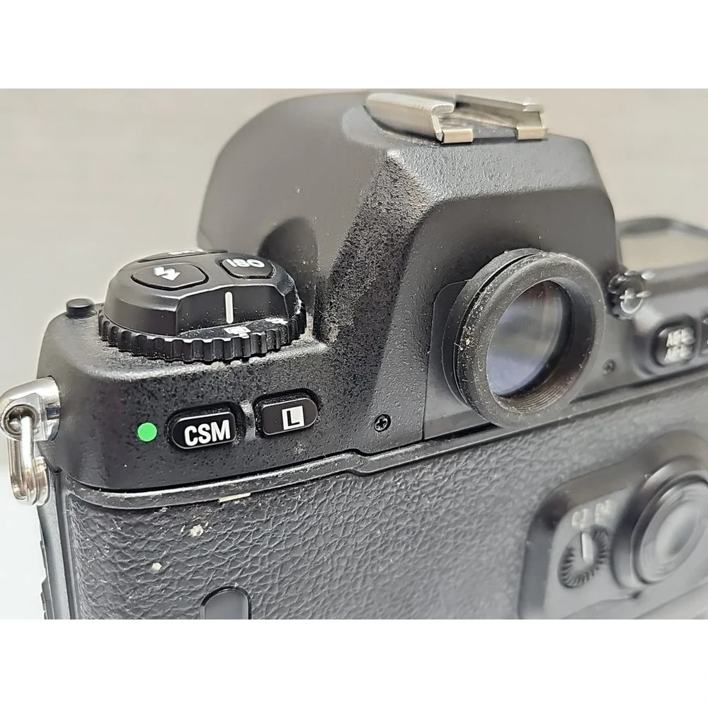 Nikon F100 35mm SLR Film Camera Black Body With Extras (For Parts/repair)...read